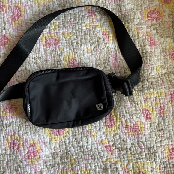 lululemon athletica Other - lululemon athletica Black belt bag 1L